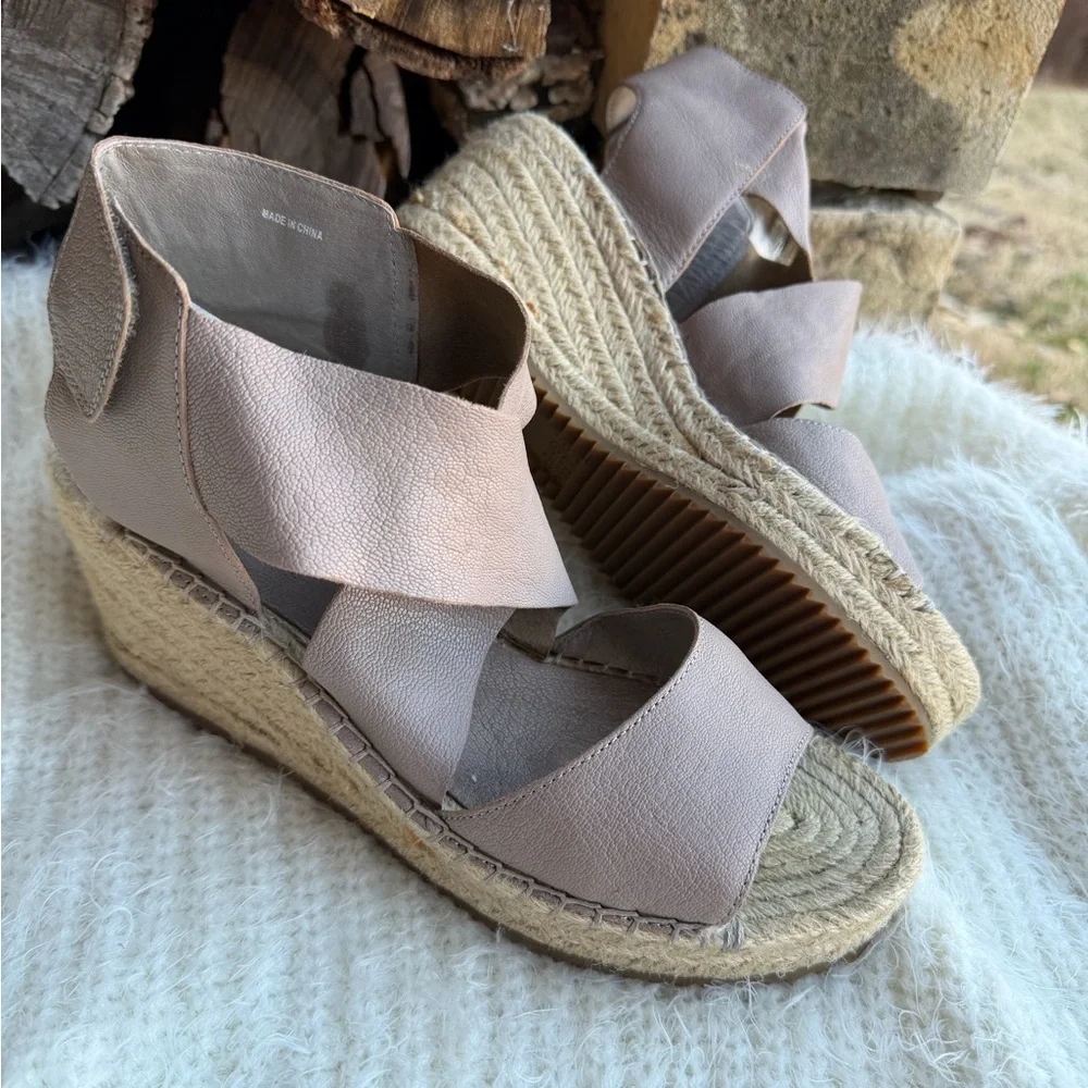 Eileen Fisher Tan Espadrille Wedge Sandals leather upper‎ & jute wrapped Sz-8. S